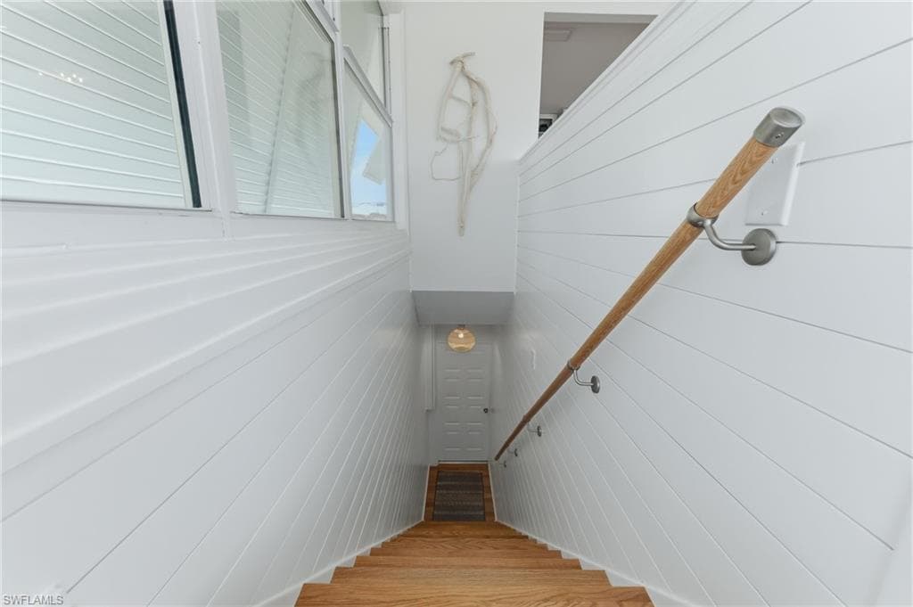 23 Pelican ST-34