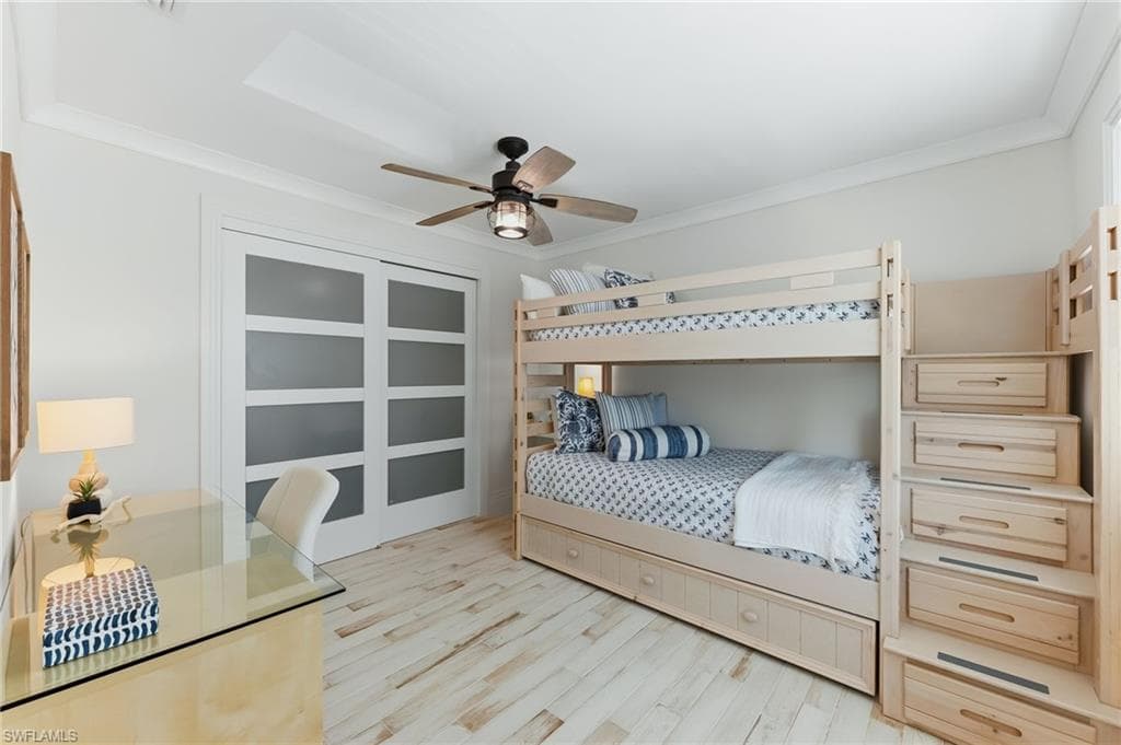 23 Pelican ST-29