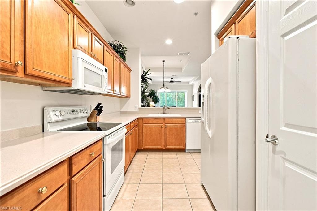 4874 Hampshire CT 303-7