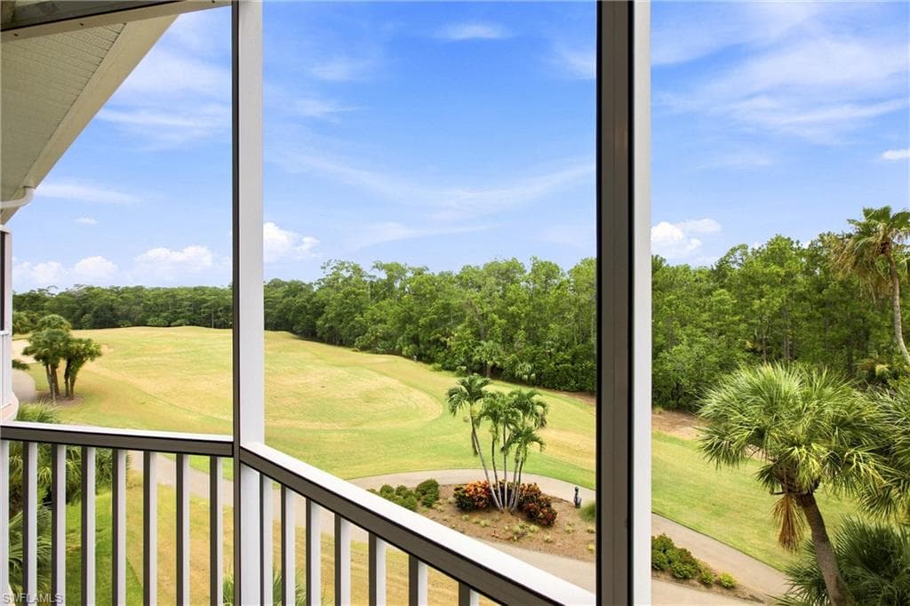 4874 Hampshire CT 303-28