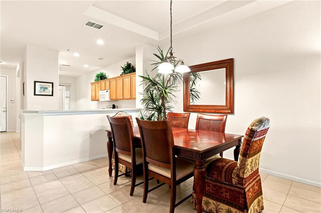 4874 Hampshire CT 303-14