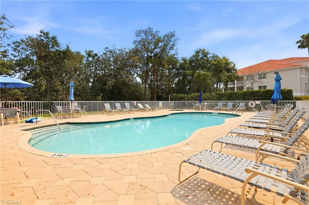 4874 Hampshire CT 303-37