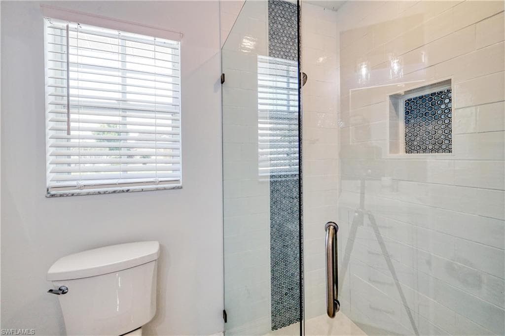 22589 Island Lakes DR-26