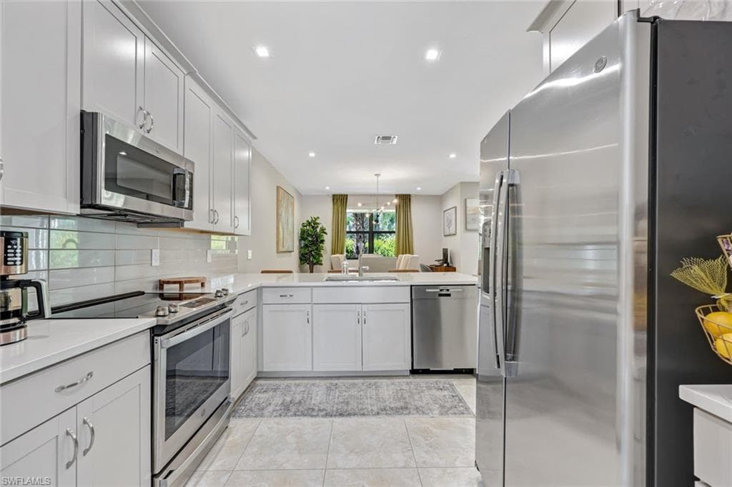 7348 Rockefeller DR-8