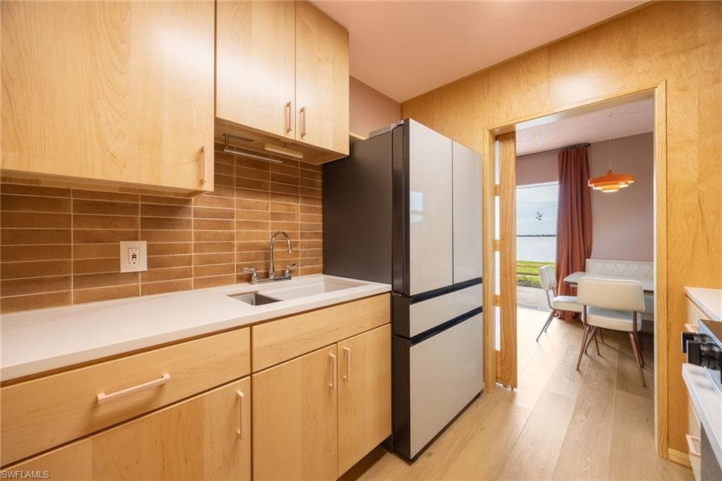 3225 E Riverside DR 31C-2