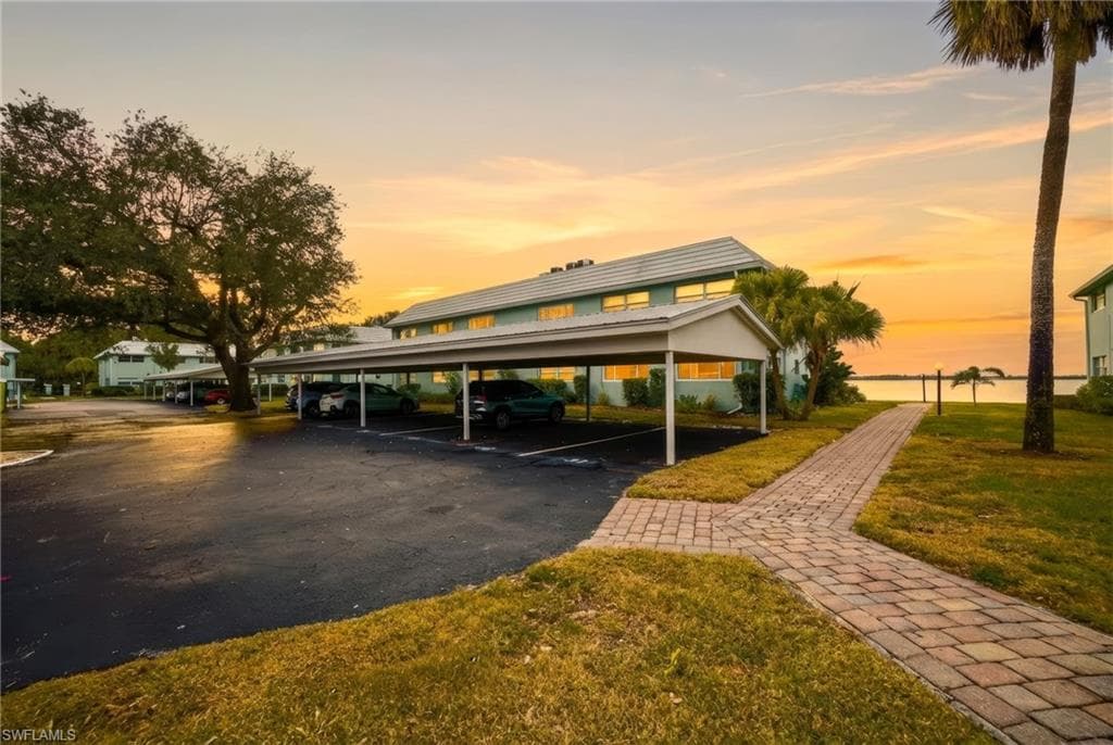 3225 E Riverside DR 31C-26