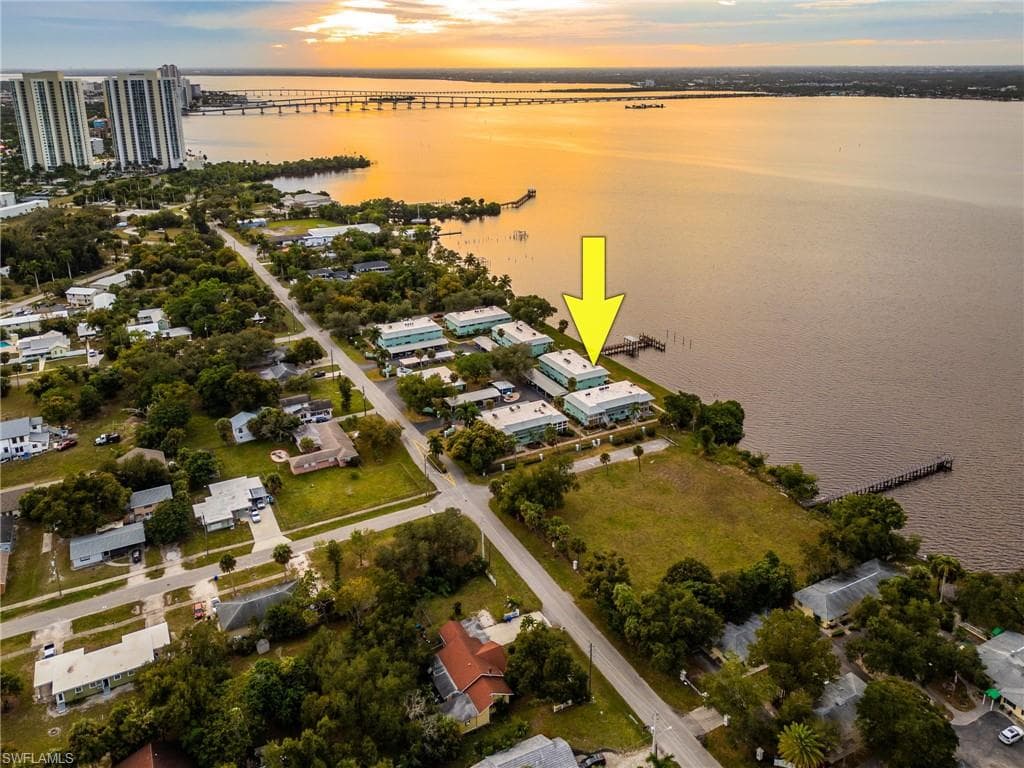 3225 E Riverside DR 31C-36