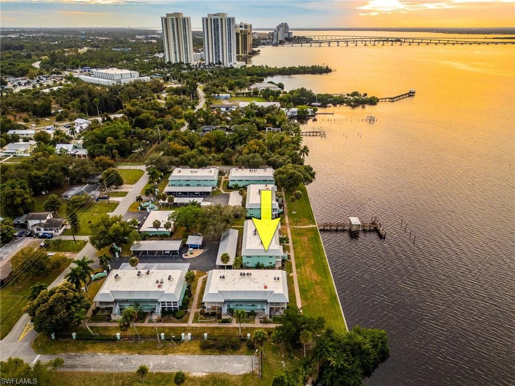 3225 E Riverside DR 31C-33