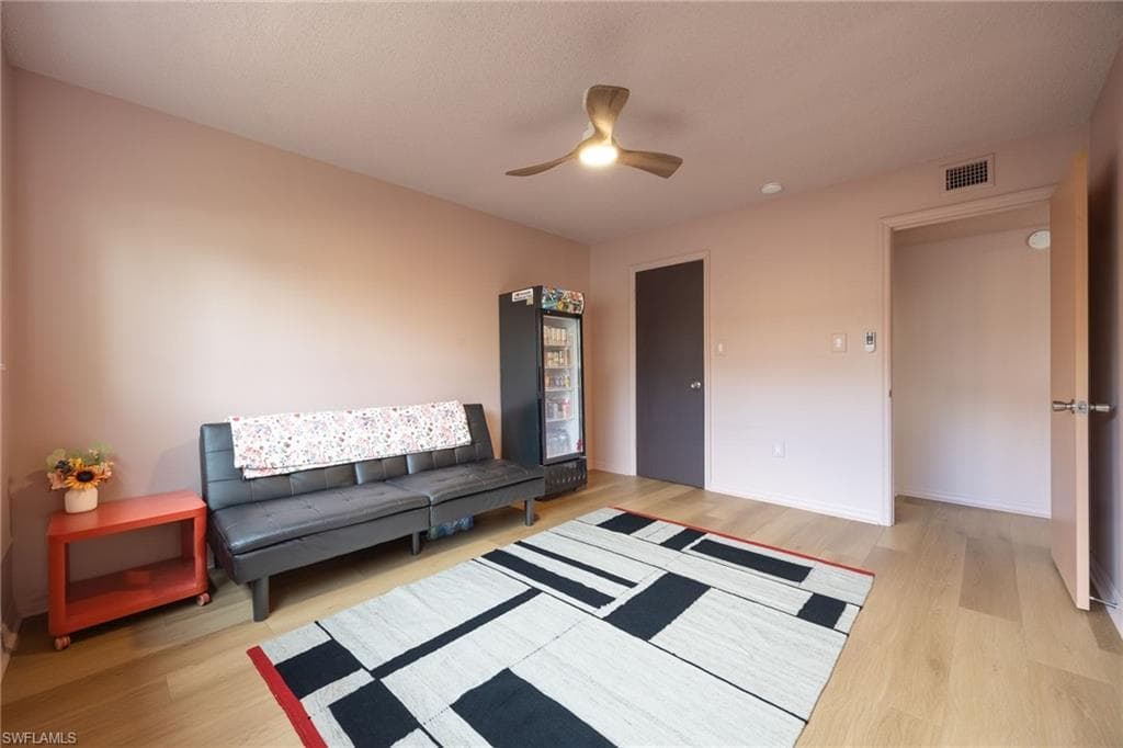 3225 E Riverside DR 31C-14