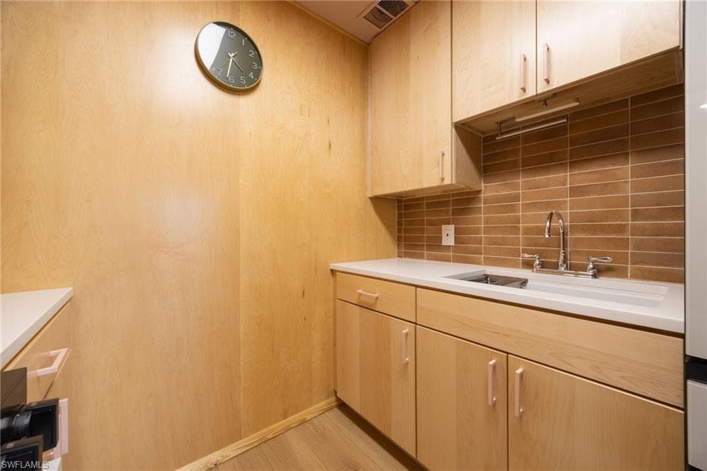 3225 E Riverside DR 31C-11