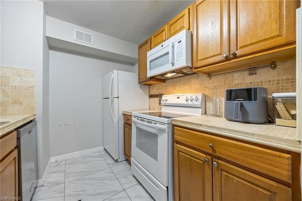2828 Jackson ST B3-12
