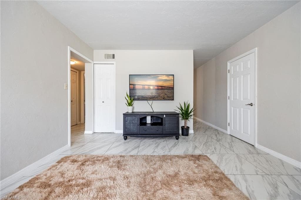 2828 Jackson ST B3-3