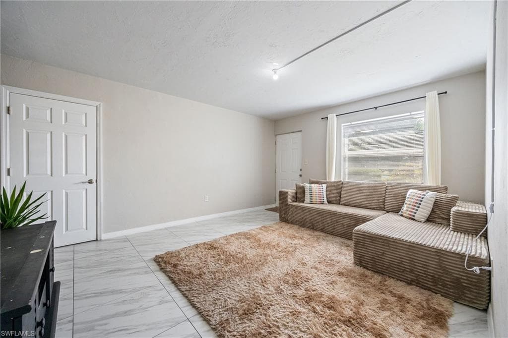 2828 Jackson ST B3-9