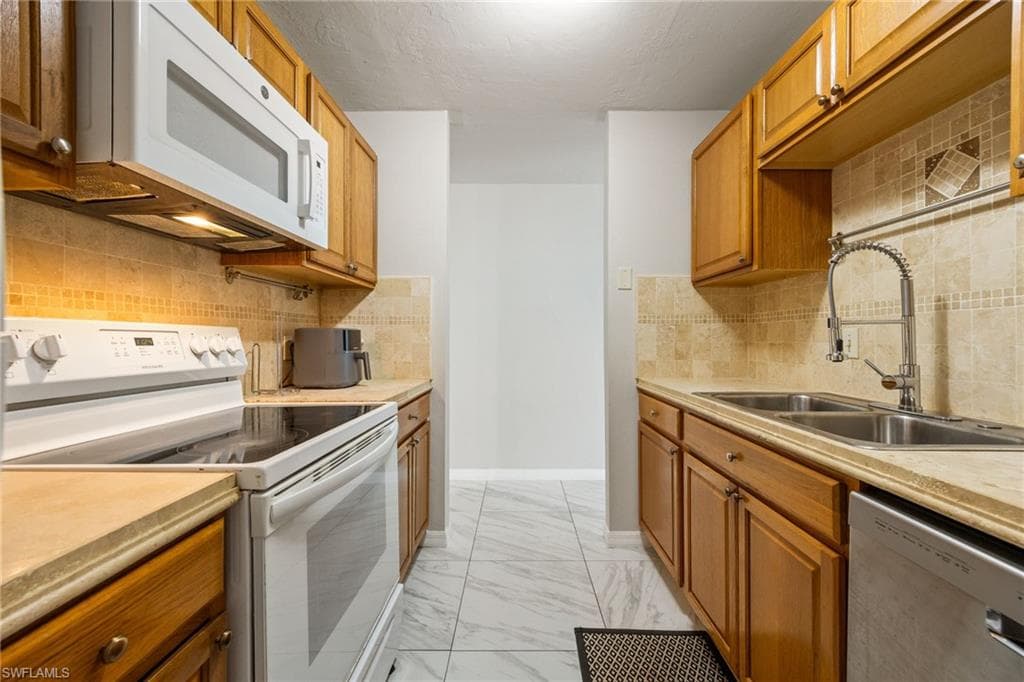 2828 Jackson ST B3-14