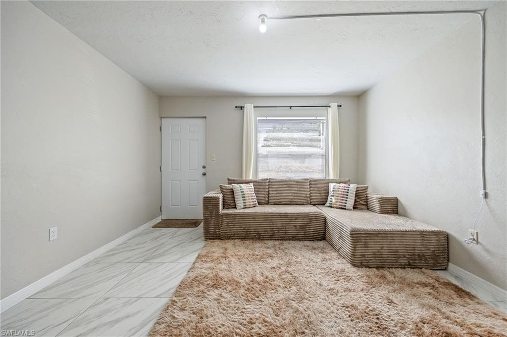 2828 Jackson ST B3-8
