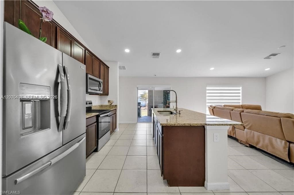 1105 NW 24th PL-6