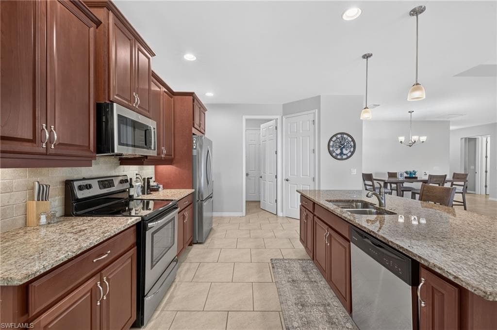 3000 Sunset Pointe CIR-9
