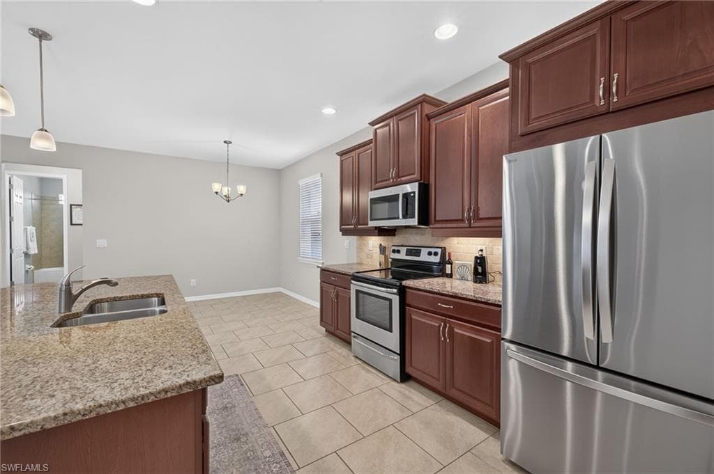 3000 Sunset Pointe CIR-8