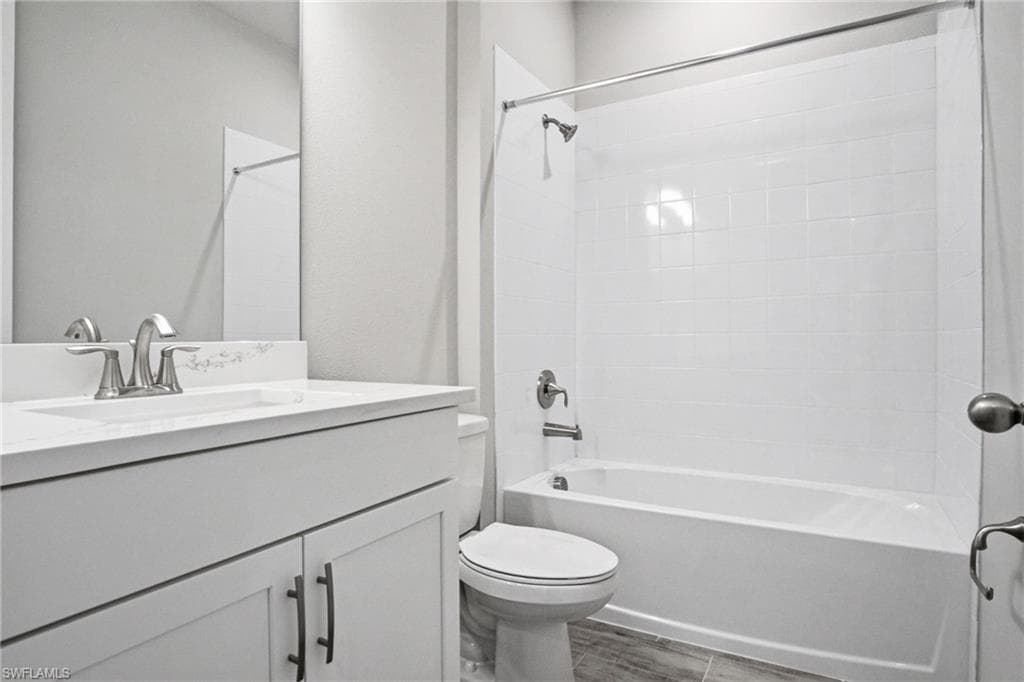 4596 Arboretum CIR 202-27
