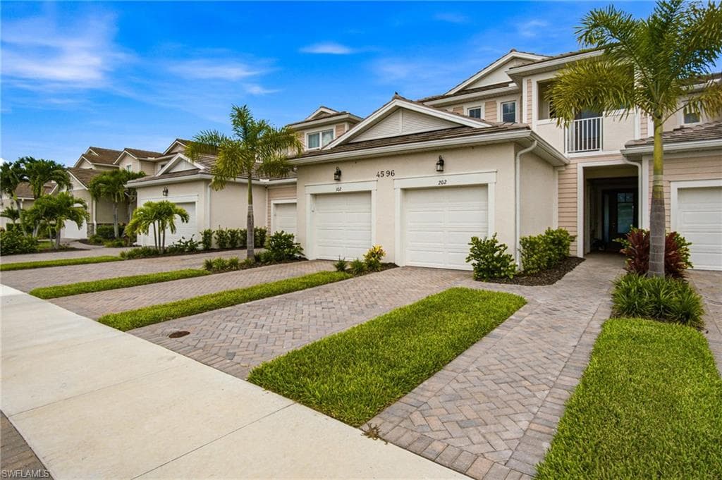 4596 Arboretum CIR 202-7