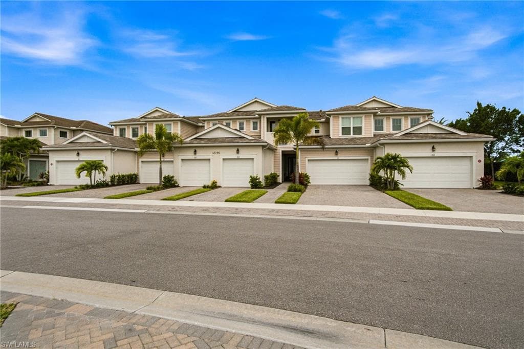 4596 Arboretum CIR 202-33
