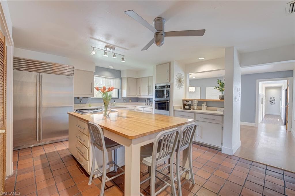 1215 Caloosa DR-13