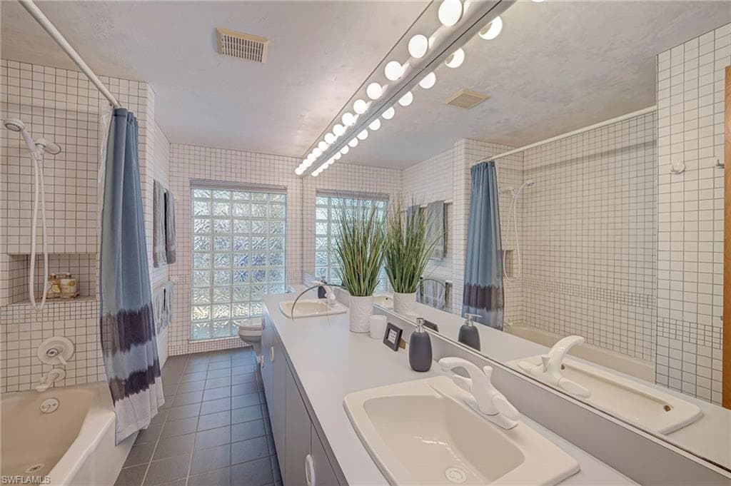 1215 Caloosa DR-26