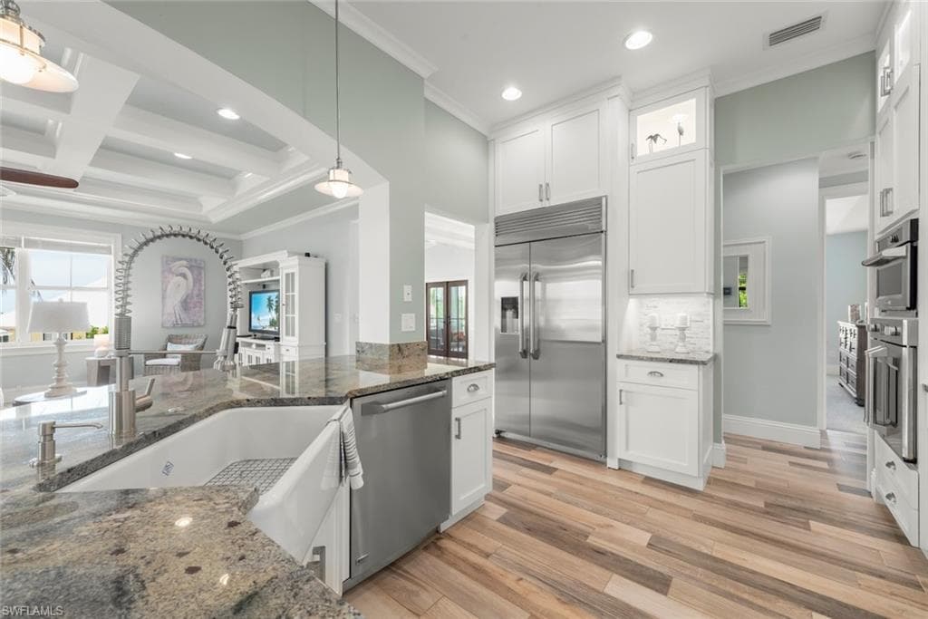 1114 Seagrape LN-11