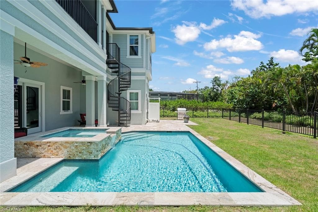 1114 Seagrape LN-39