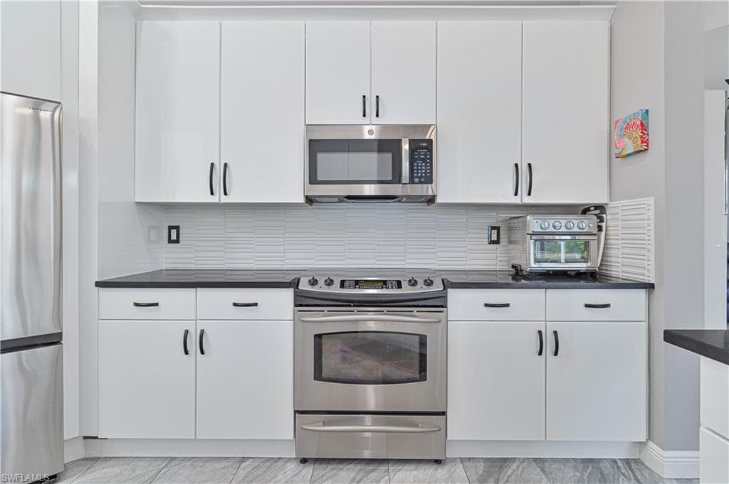 9057 Whitfield DR-15