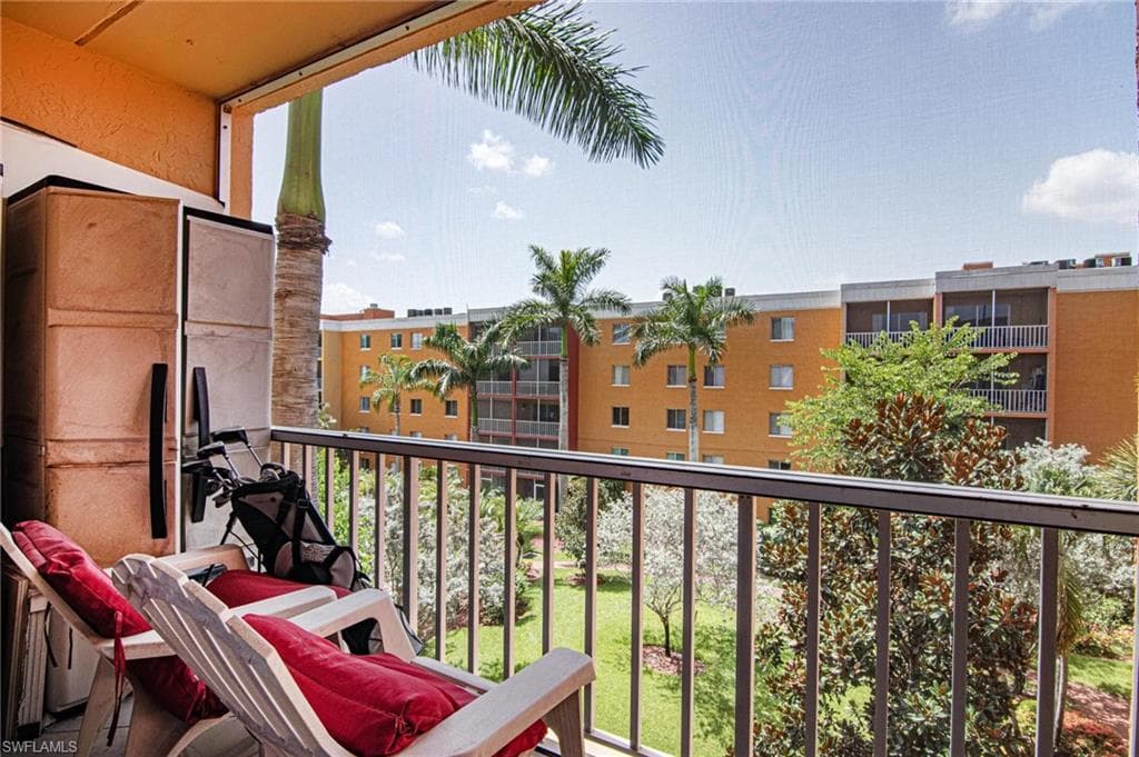 2366 E Mall DR 414-3