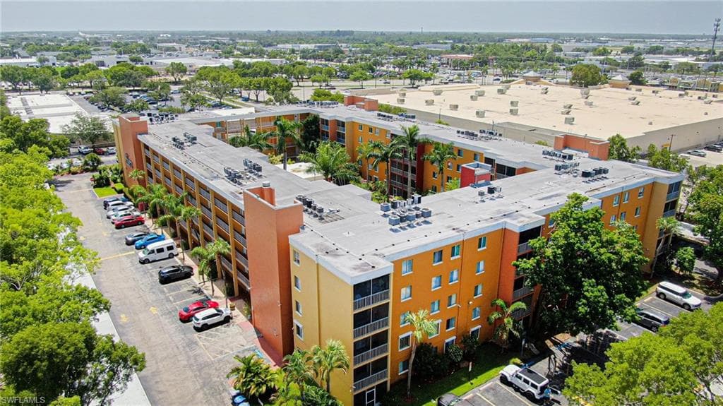 2366 E Mall DR 414-15