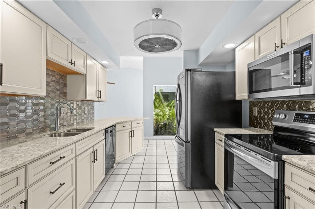 7305 Constitution CIR-13