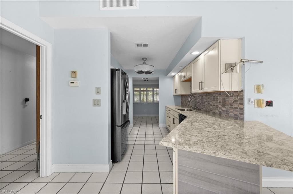 7305 Constitution CIR-17