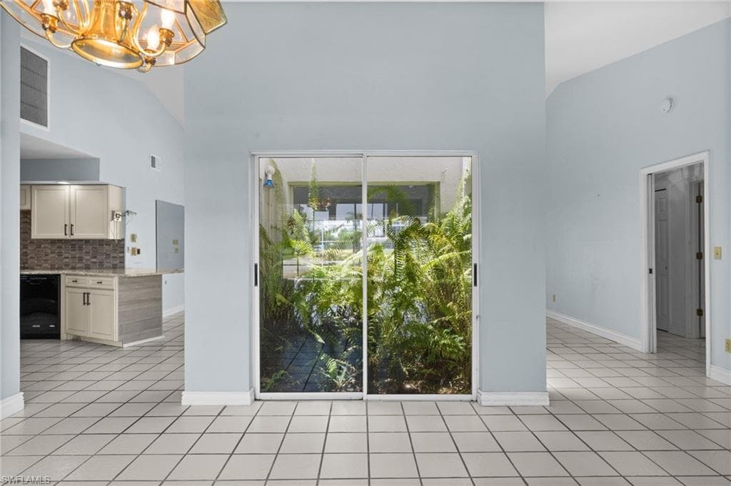 7305 Constitution CIR-12