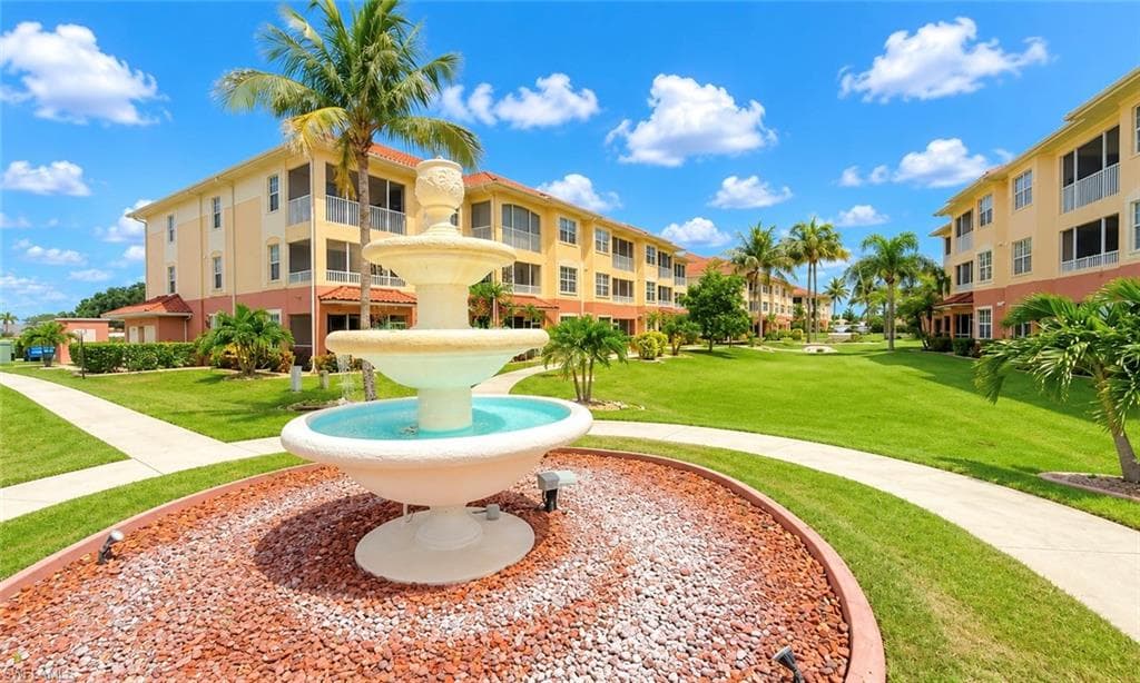 1133 Van Loon Commons CIR 202-2