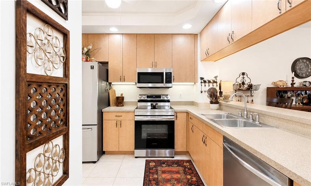 1133 Van Loon Commons CIR 202-6