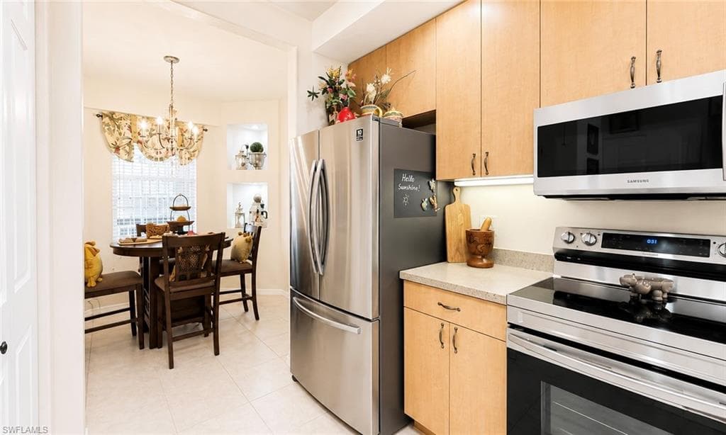 1133 Van Loon Commons CIR 202-7
