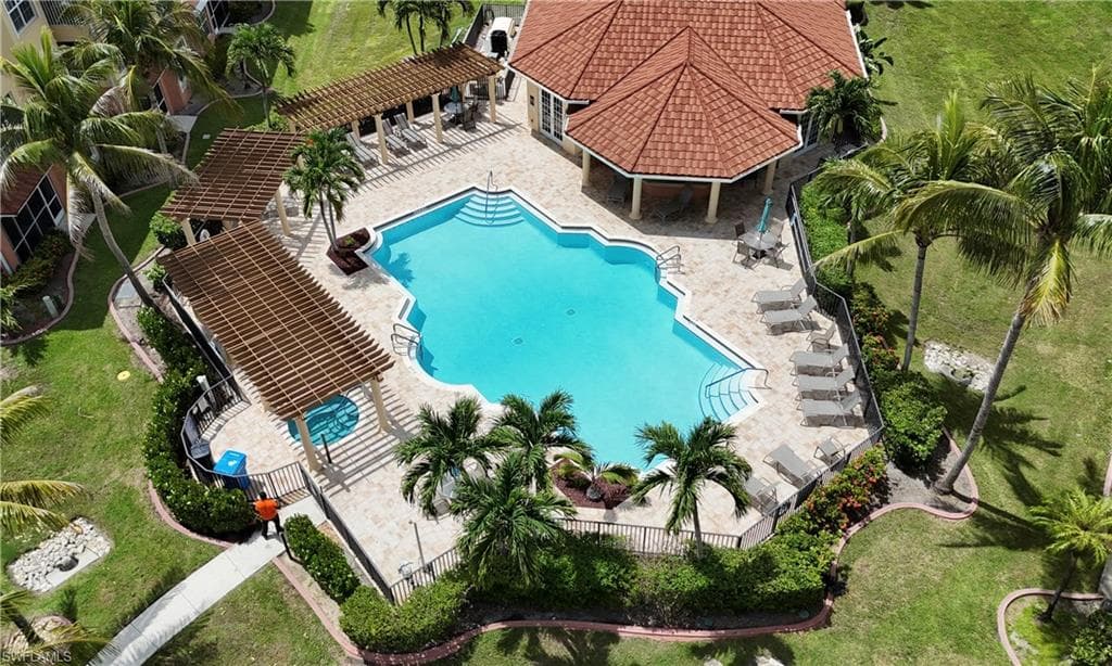 1133 Van Loon Commons CIR 202-39