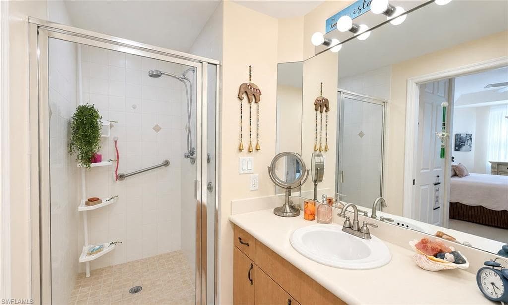 1133 Van Loon Commons CIR 202-25
