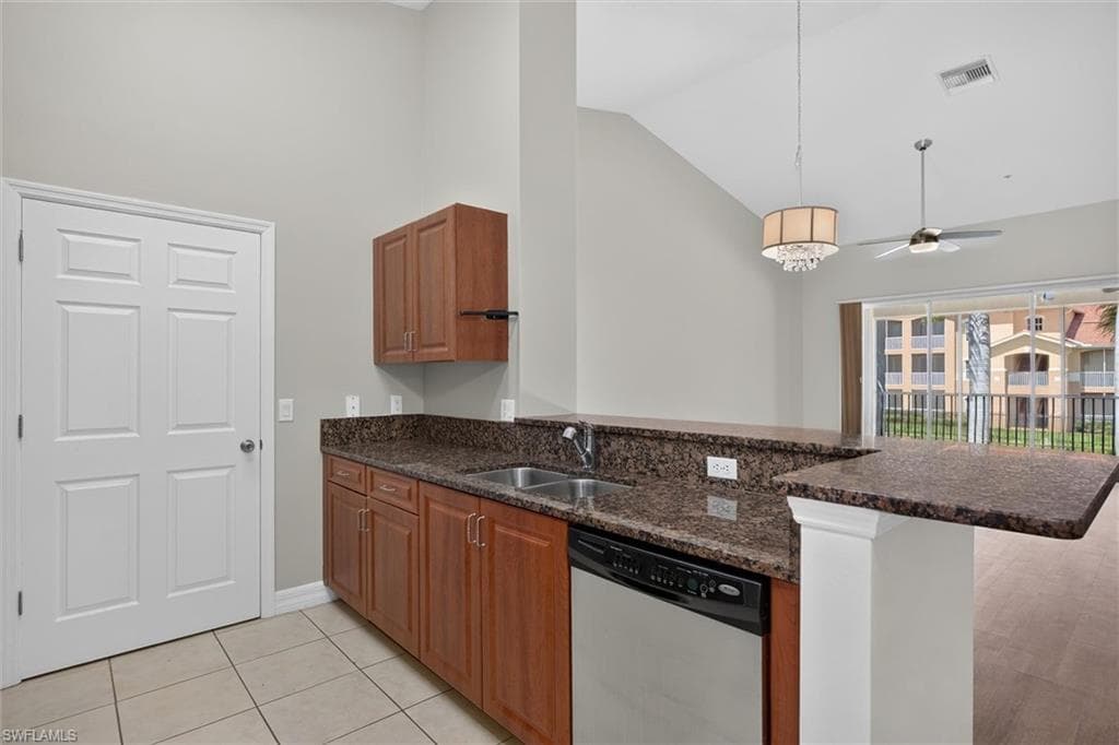 8521 Oakshade CIR 422-13