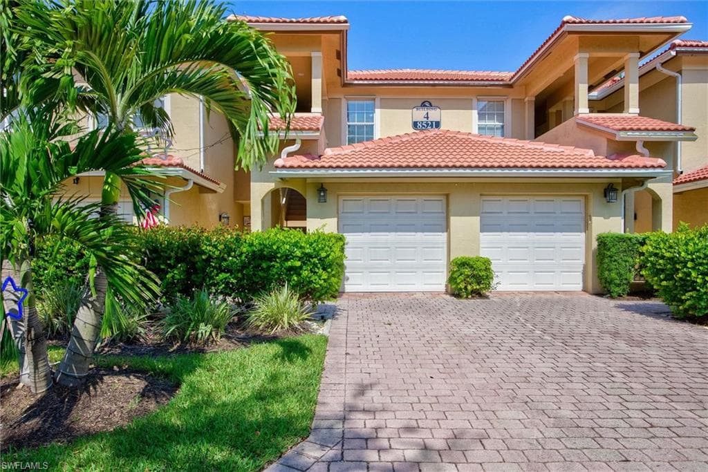 8521 Oakshade CIR 422-1