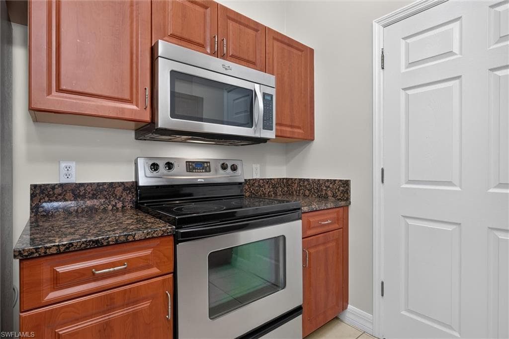 8521 Oakshade CIR 422-14