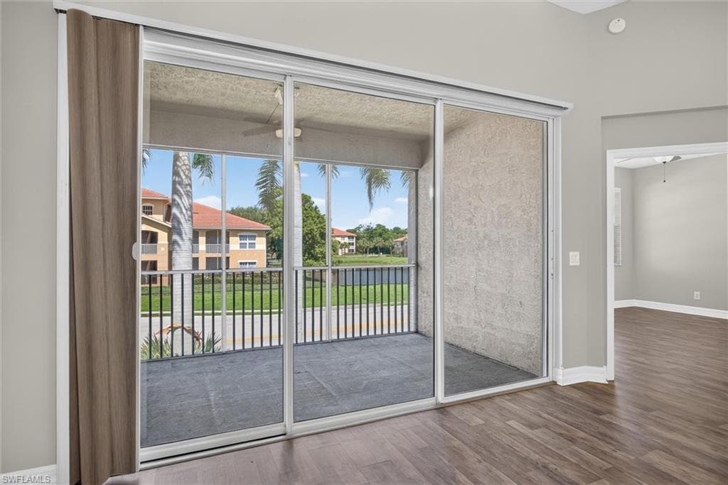 8521 Oakshade CIR 422-15