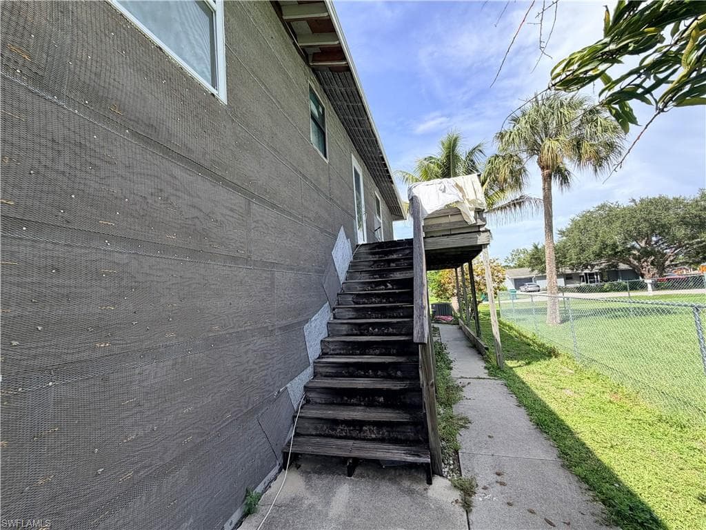 125 4th ST-7