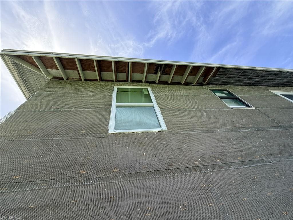 125 4th ST-11