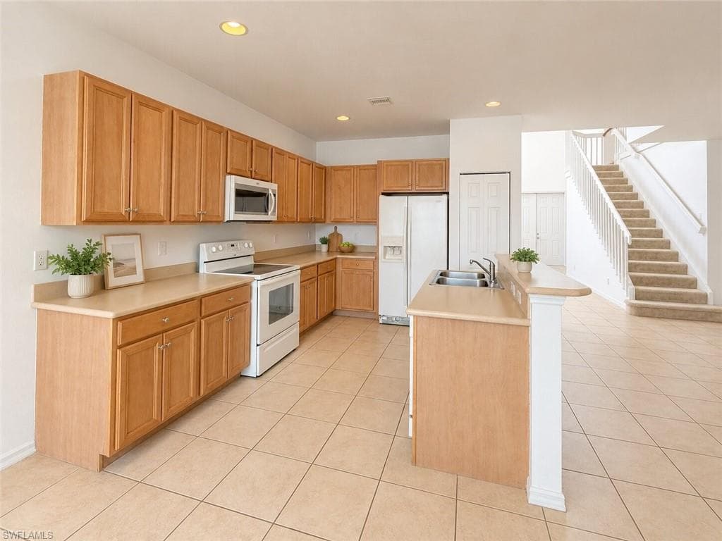 17038 Tremont ST-7