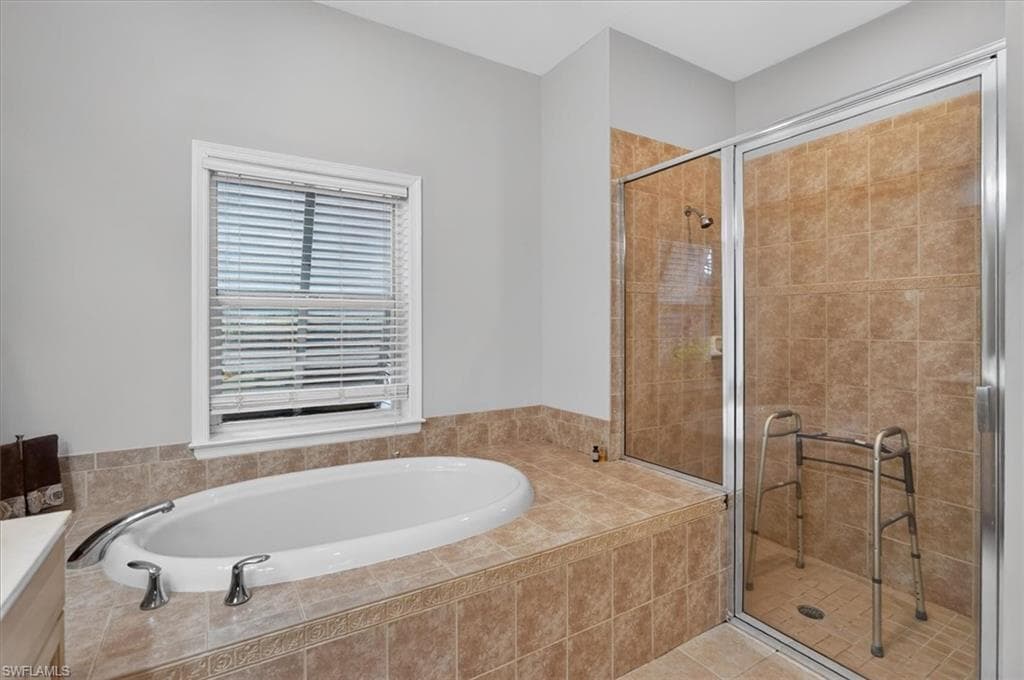 15627 Caloosa Creek CIR-33