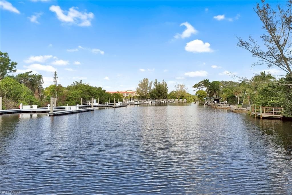 2140 Harbor LN-32