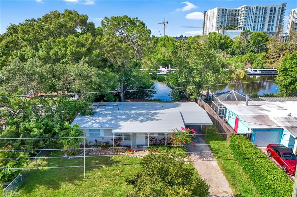 2140 Harbor LN-31
